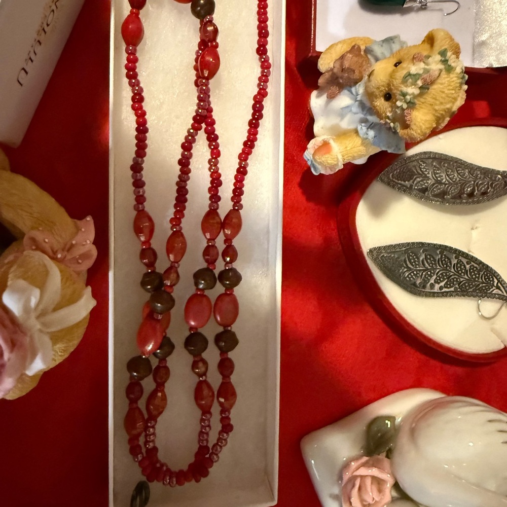 Elegant Red stone Beaded Necklace